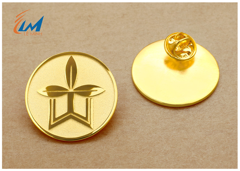 huy hiệu logo đồng đúc khuôn mạ vàng