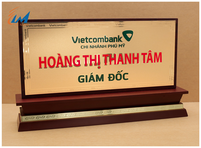 bảng chức danh gỗ kim loại làm theo yêu cầu