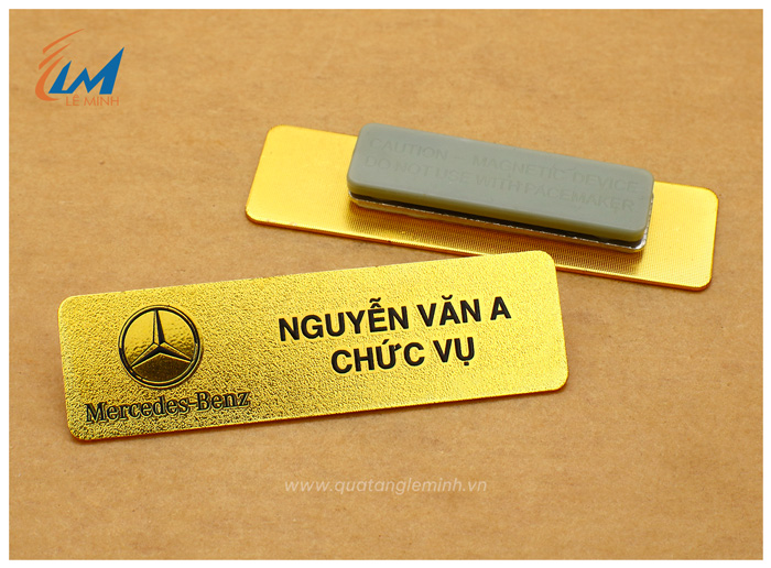 mẫu bảng tên đồng mạ vàng cao cấp 02