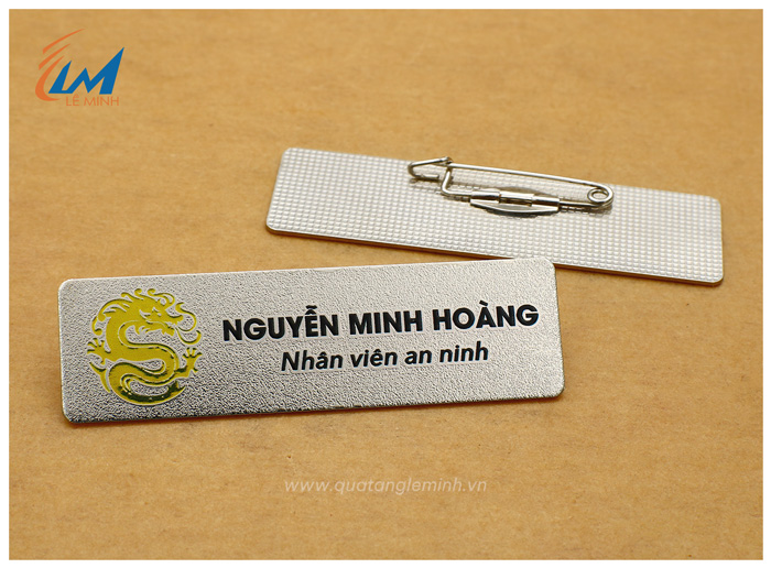 mẫu bảng tên đồng mạ bạc cao cấp 01