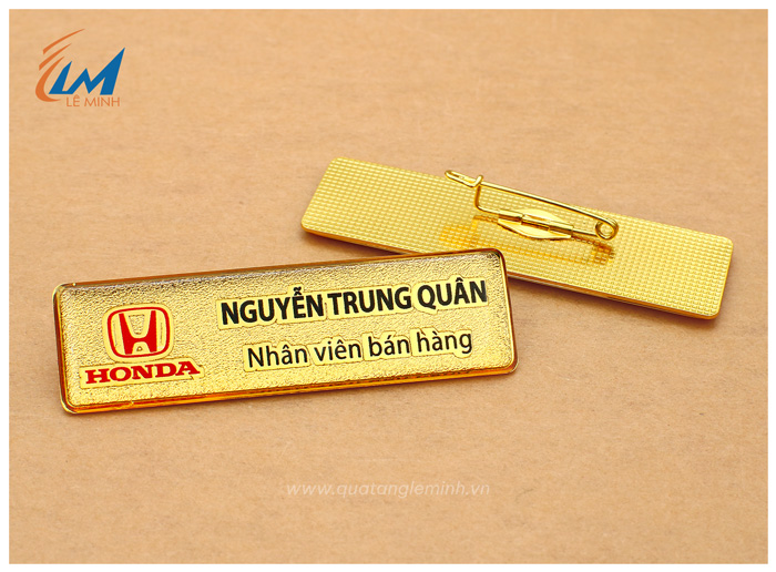 Mẫu bảng tên đồng mạ vàng 03