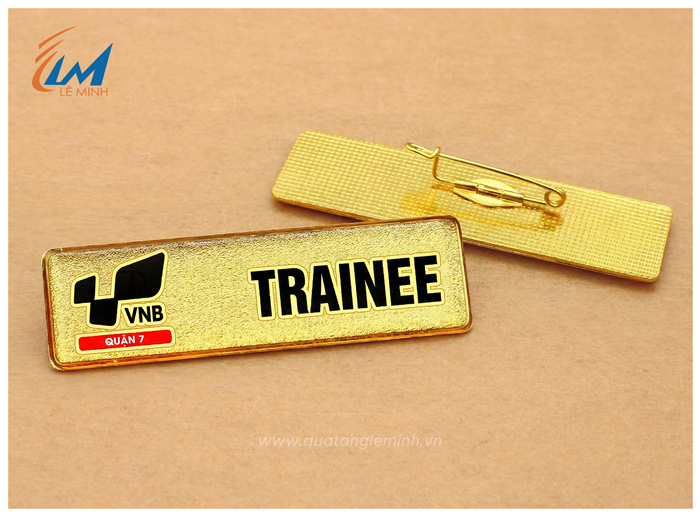 Mẫu bảng tên đồng mạ vàng 03