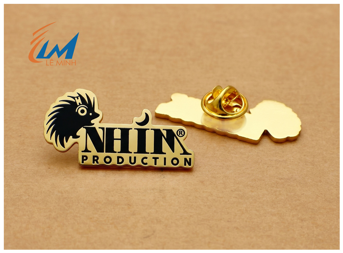 huy hiệu đồng in uv không mạ vàng