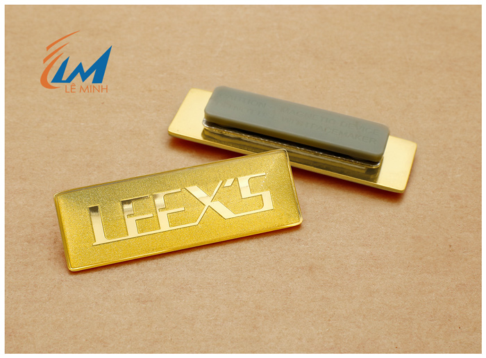 Huy hiệu đeo áo mạ vàng 24K phủ keo