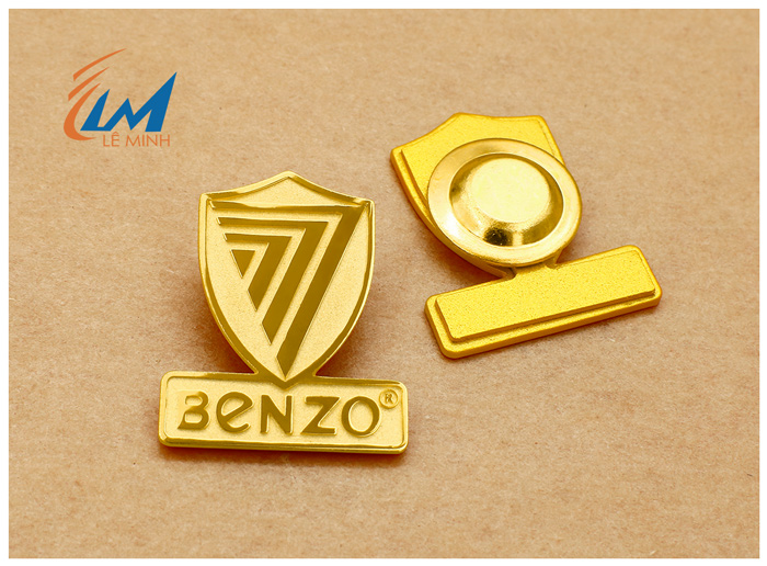 sản xuất huy hiệu logo đúc khuôn xi vàng