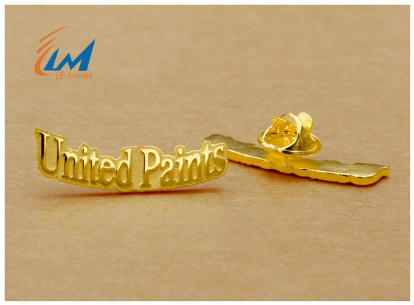 Huy hiệu cài áo mạ vàng đúc theo chữ