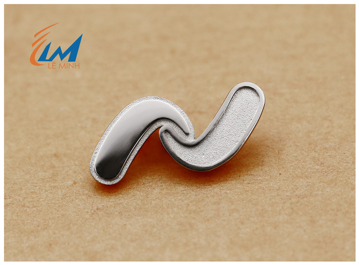 huy hiệu đồng đúc khuôn xi bạc cao cấp