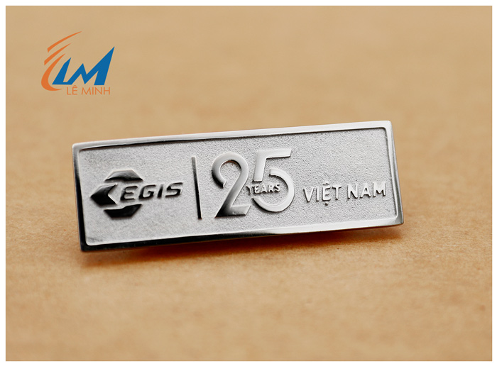 huy hiệu đồng đúc mạ bạc cao cấp