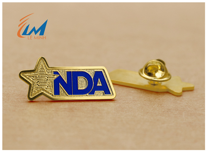 Huy hiệu đồng mạ vàng ăn mòn phủ màu theo yêu cầu