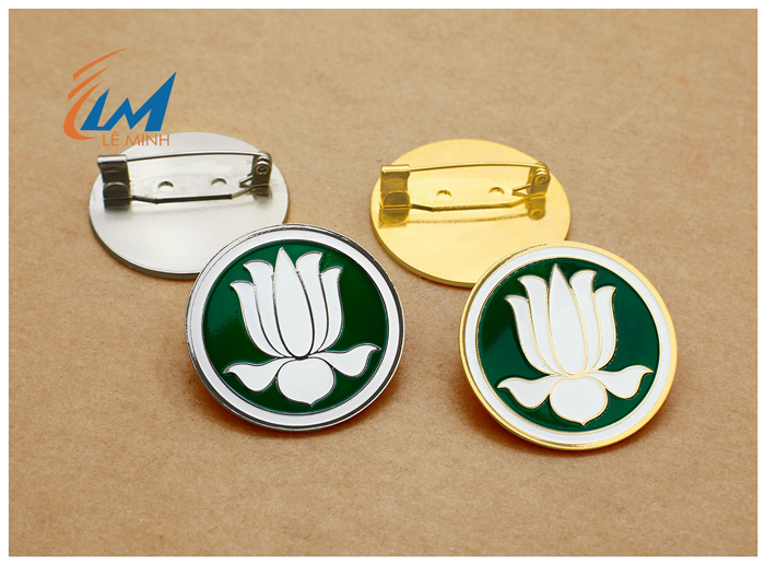 Huy hiệu đồng mạ vàng ăn mòn phủ màu theo yêu cầu