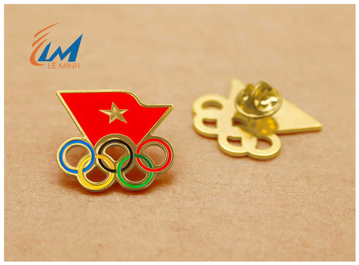 Huy hiệu đồng mạ vàng ăn mòn phủ màu theo yêu cầu