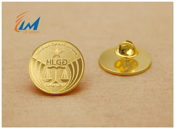 Huy hiệu đeo áo mạ vàng 24K