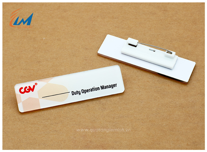 mẫu bảng tên nhân viên mica