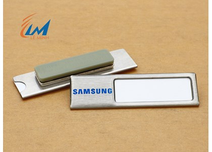 Thẻ tên cài áo thay được tên mẫu Samsung