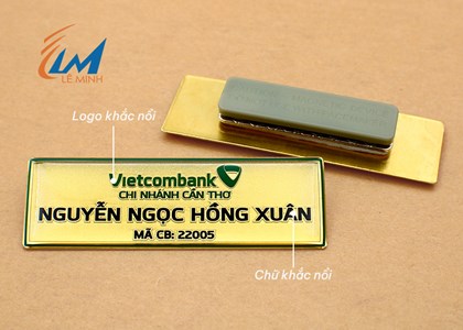 Bảng tên đồng cao cấp mẫu ngân hàng Vietcombank