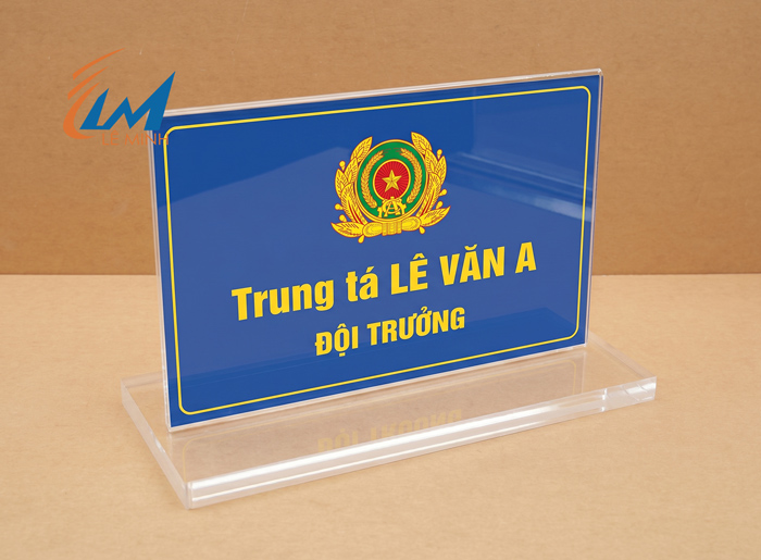 bảng chức danh văn phòng mica