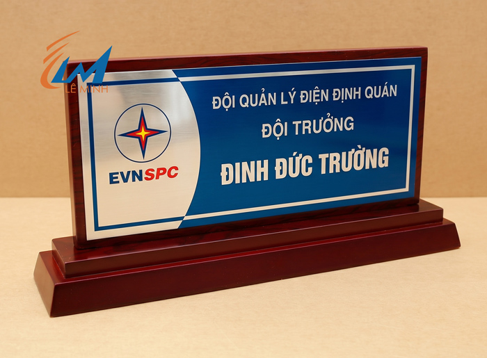 Bảng chức danh gỗ nhị cấp