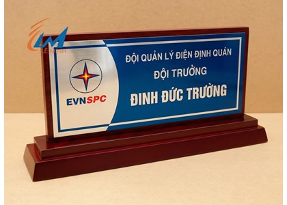 Bảng chức danh gỗ nhị cấp