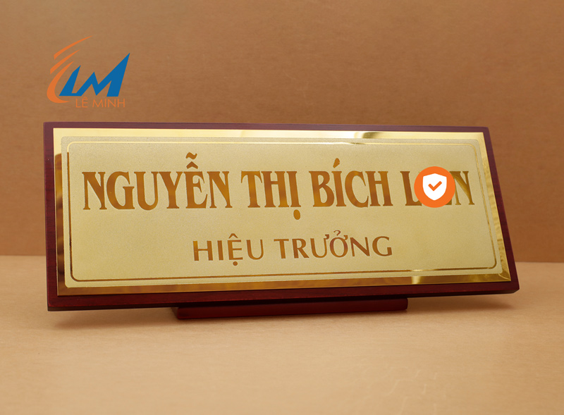 bảng tên chức danh gỗ inox