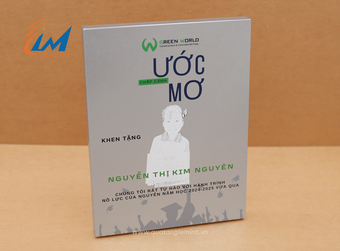 bảng vinh danh kim loại