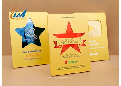 Bảng vinh danh nút bạc - vàng youtube bằng mica