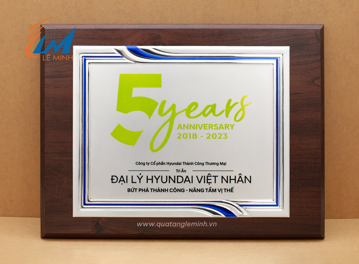 bằng vinh danh nhân viên