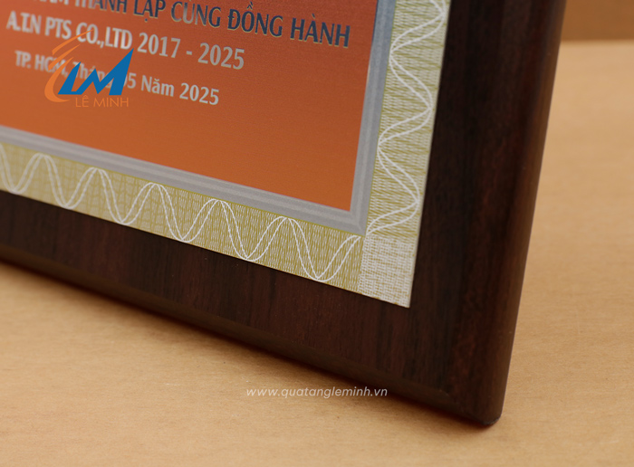 bảng gỗ vinh danh trưởng phòng xuất sắc