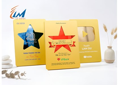 Bảng vinh danh nút bạc - vàng youtube bằng mica