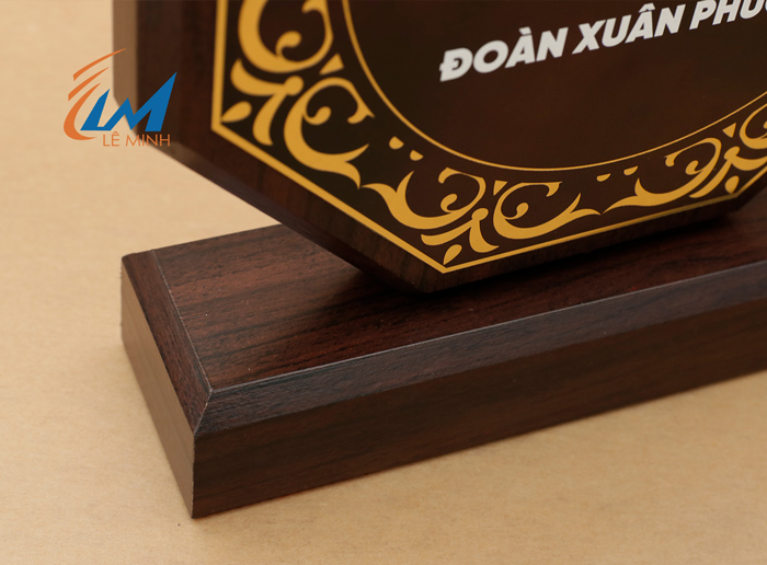 biểu trưng gỗ bát giác in theo yêu cầu