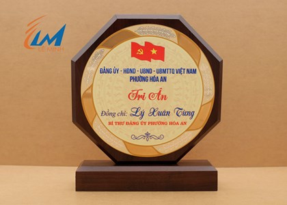 Biểu trưng gỗ quà tặng tri ân