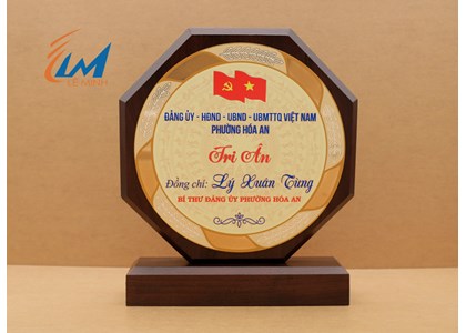 Biểu trưng gỗ quà tặng tri ân
