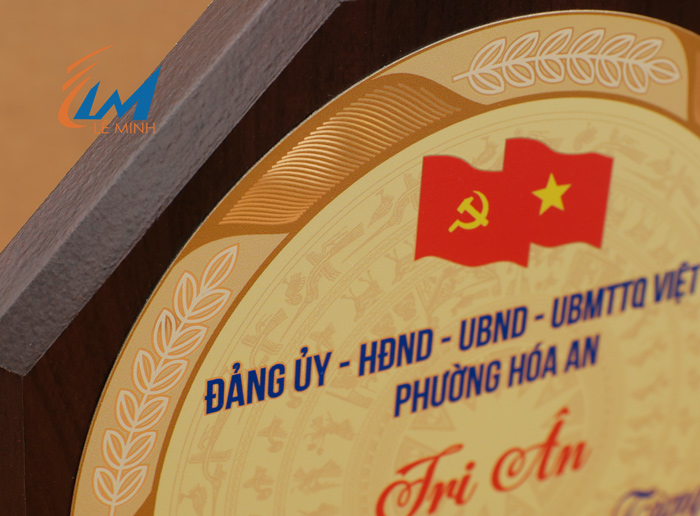 biểu trưng gỗ quà tặng tri ân