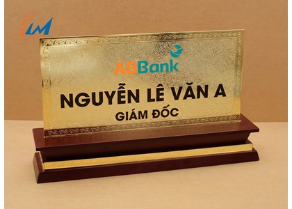 bảng chức danh gỗ đồng dày ăn mòn