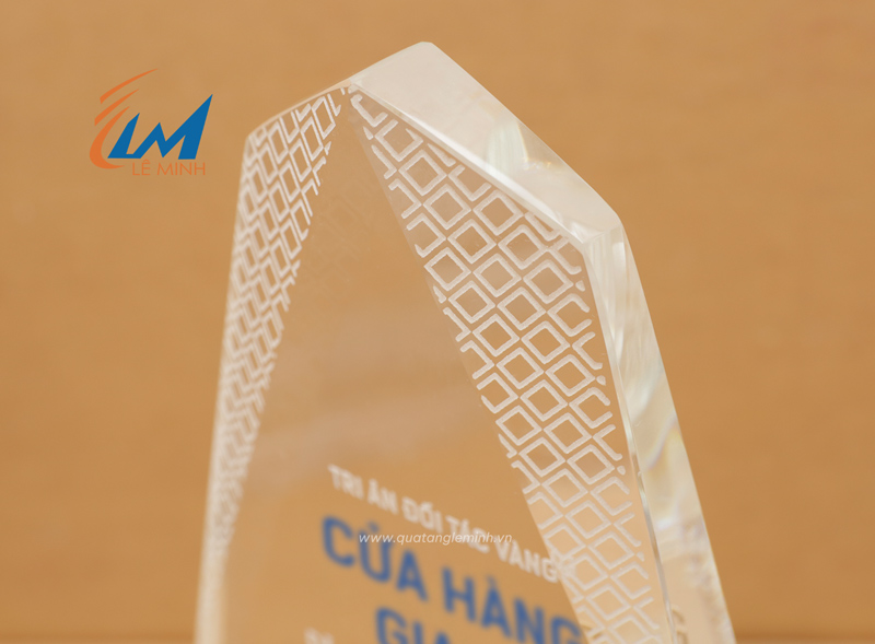 cúp pha lê tri ân đối tác