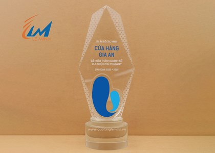 Cúp pha lê tri ân đối tác