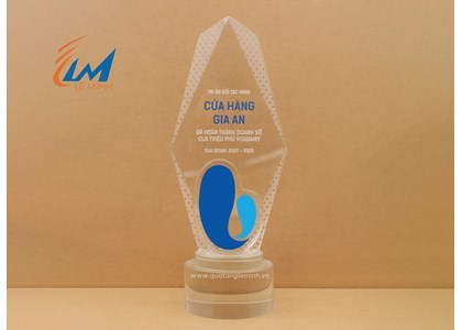 Cúp pha lê tri ân đối tác