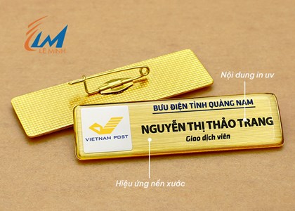 Thẻ tên nhân viên cài áo