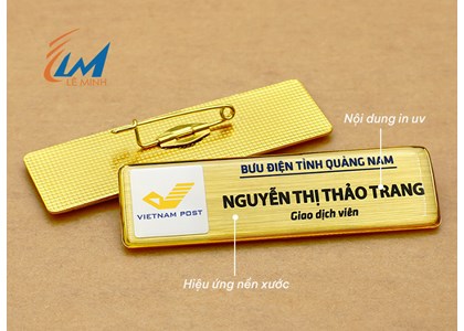 Thẻ tên nhân viên cài áo