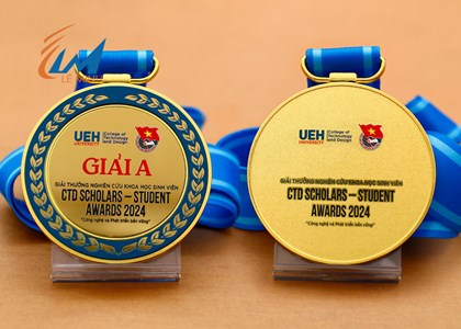 Huy chương khen thưởng thành tích - Mẫu trường UEH