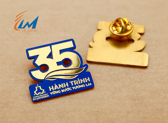huy hiệu đồng ăn mòn giá tốt
