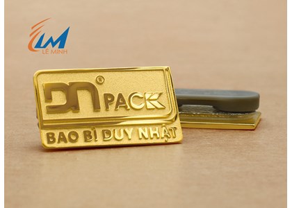 Huy hiệu cài áo mạ vàng Bao bì Duy Nhật