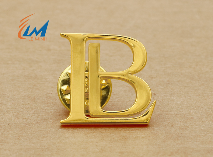 huy hiệu cắt theo chữ