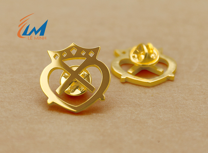 Huy hiệu đồng cắt theo chữ