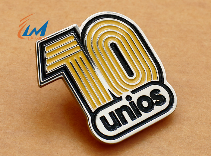 Huy hiệu đồng xi vàng xi bạc phủ màu