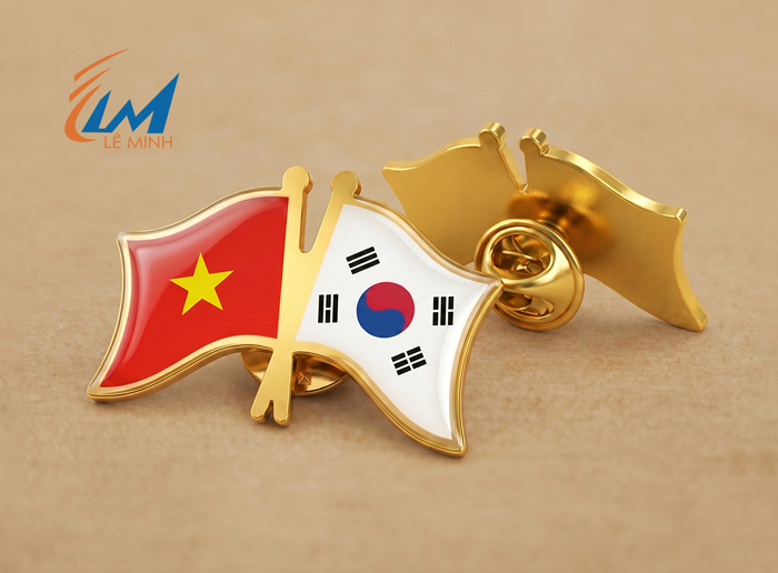 Huy hiệu lá cờ đôi (Pin lá cờ đại sứ quán)
