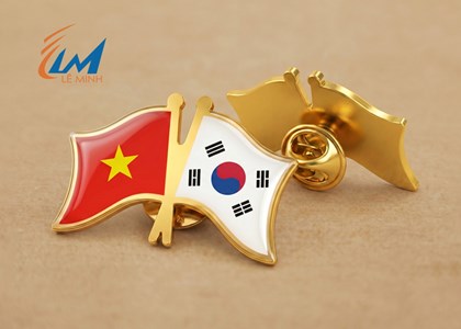 Huy hiệu lá cờ đôi (Pin lá cờ đại sứ quán)