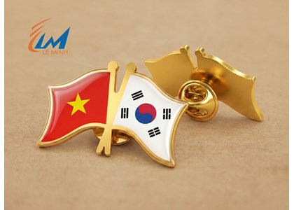 Huy hiệu lá cờ đôi (Pin lá cờ đại sứ quán)