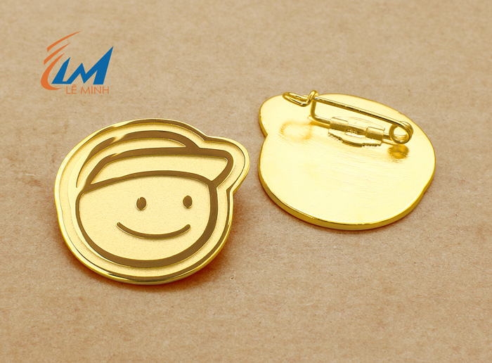 làm huy hiệu logo đúc mạ vàng cao cấp