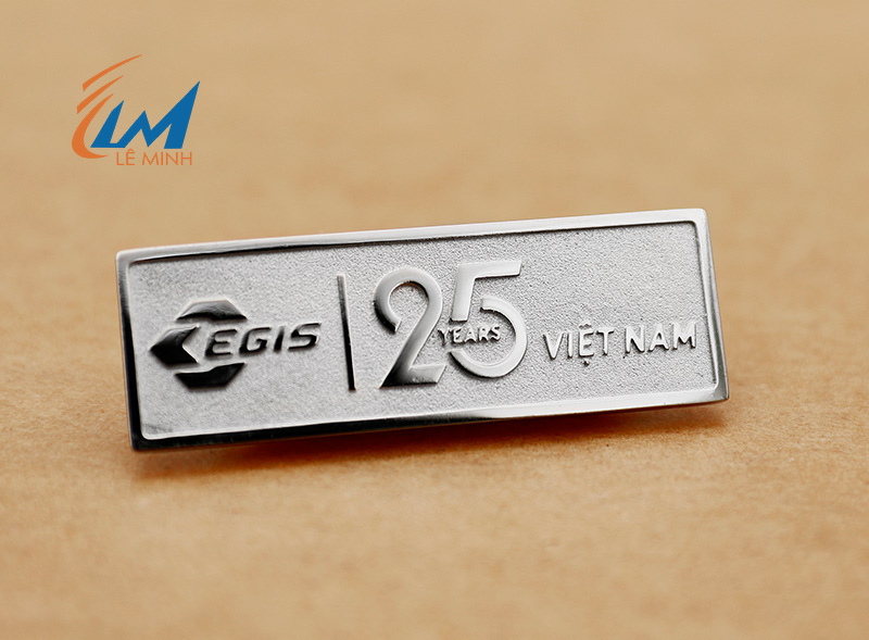 huy hiệu logo mạ bạc