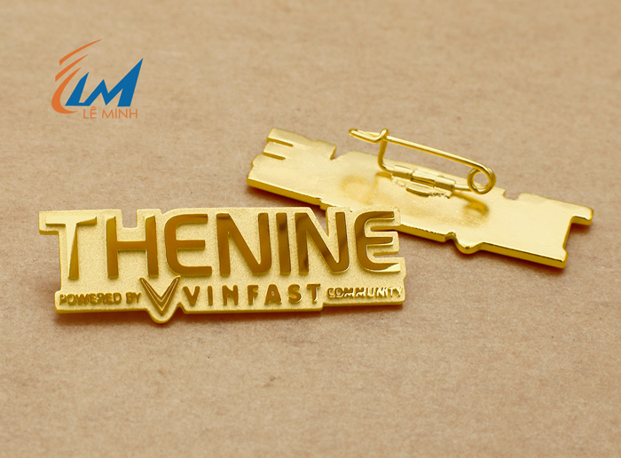 làm huy hiệu logo đúc mạ vàng cao cấp